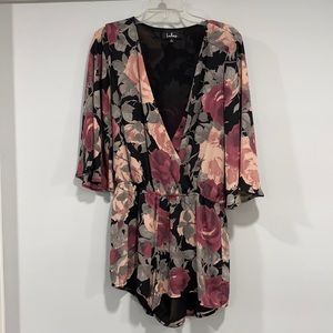Lulu’s size L romper
